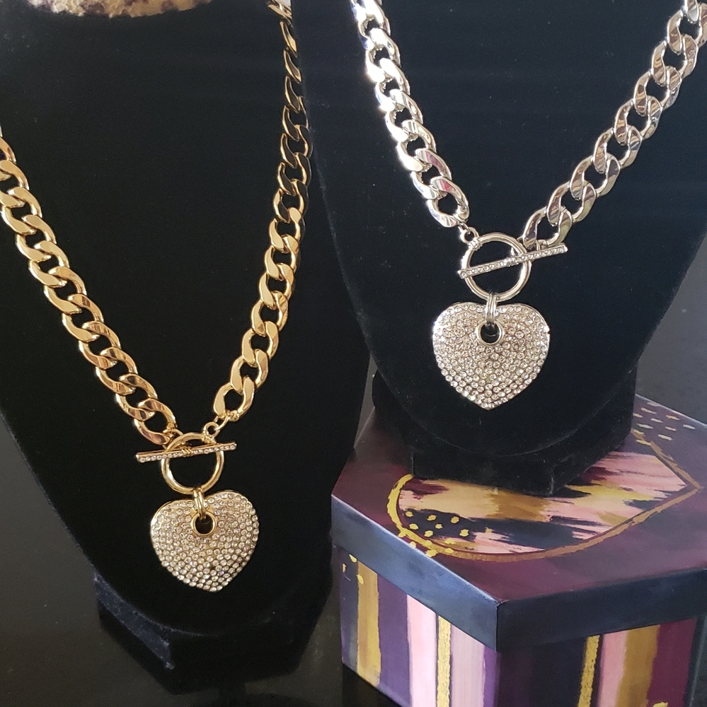 Heart pendant necklace